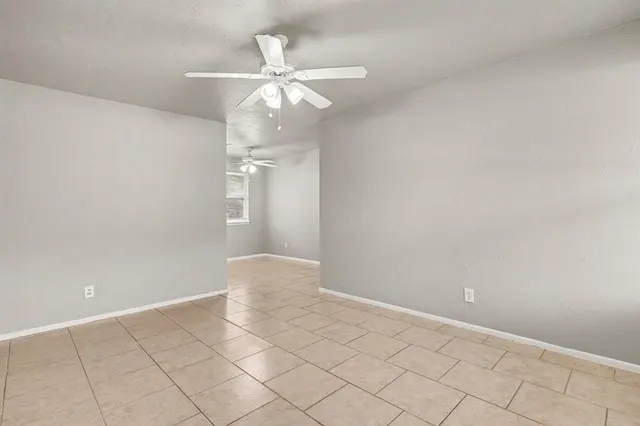 Photo 5 — 308 Arnold Avenue, Moore, OK 73160