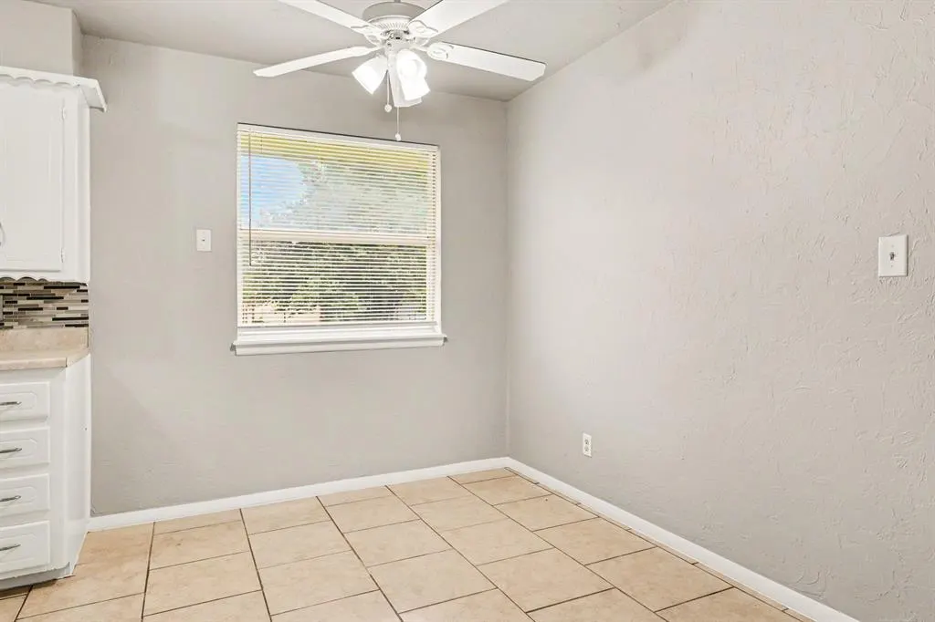Photo 6 — 308 Arnold Avenue, Moore, OK 73160