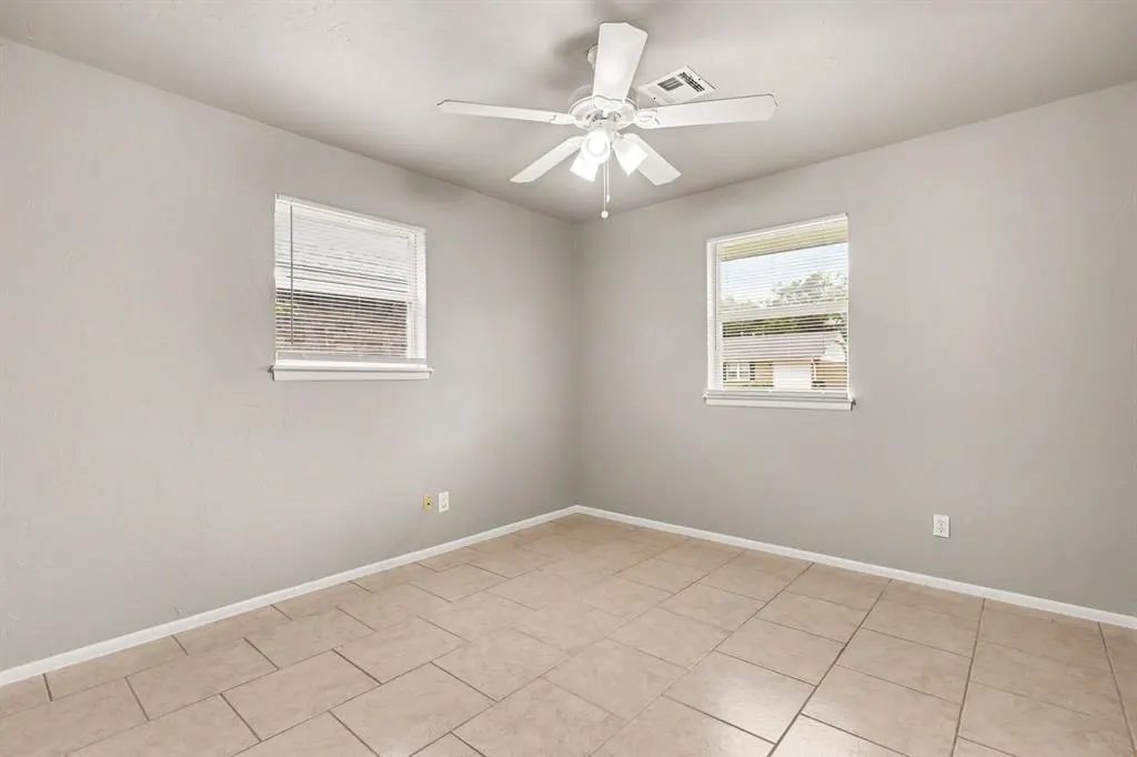 Photo 11 — 308 Arnold Avenue, Moore, OK 73160