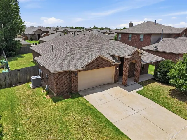Photo 6 — 11316 NW 96th Street, Yukon, OK 73099