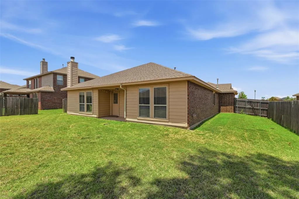 Photo 42 — 11316 NW 96th Street, Yukon, OK 73099