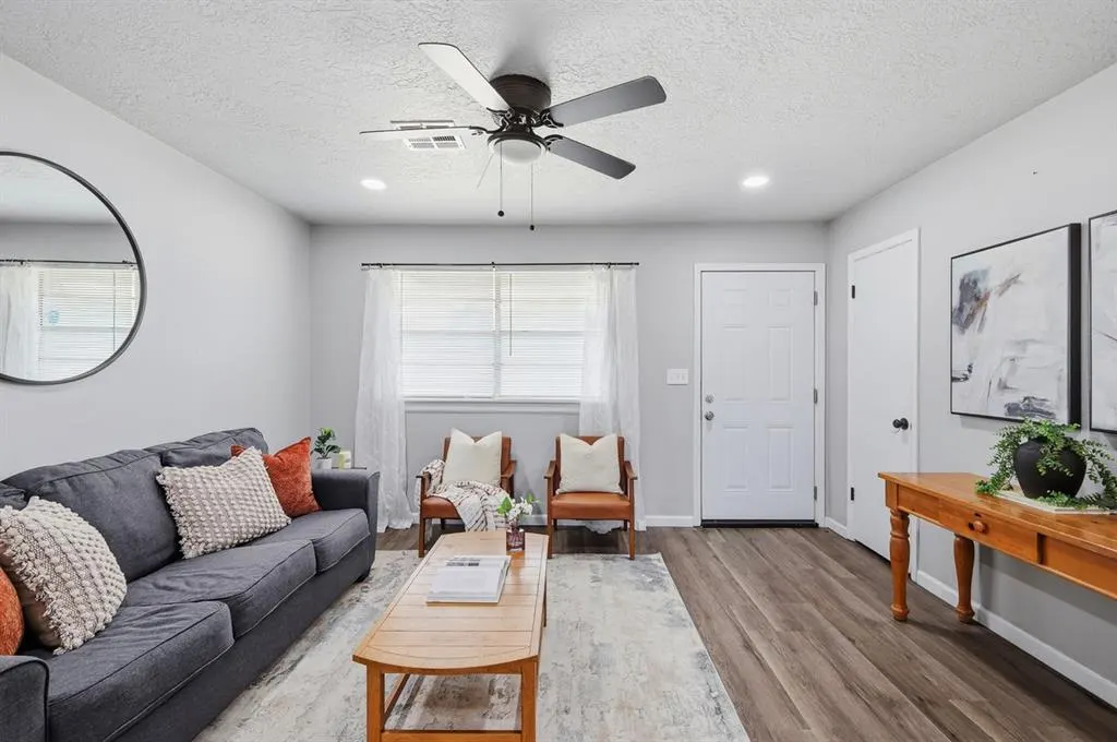 Photo 7 — 1718 NE Classen Boulevard, Norman, OK 73071