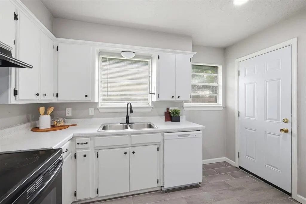 Photo 12 — 1718 NE Classen Boulevard, Norman, OK 73071