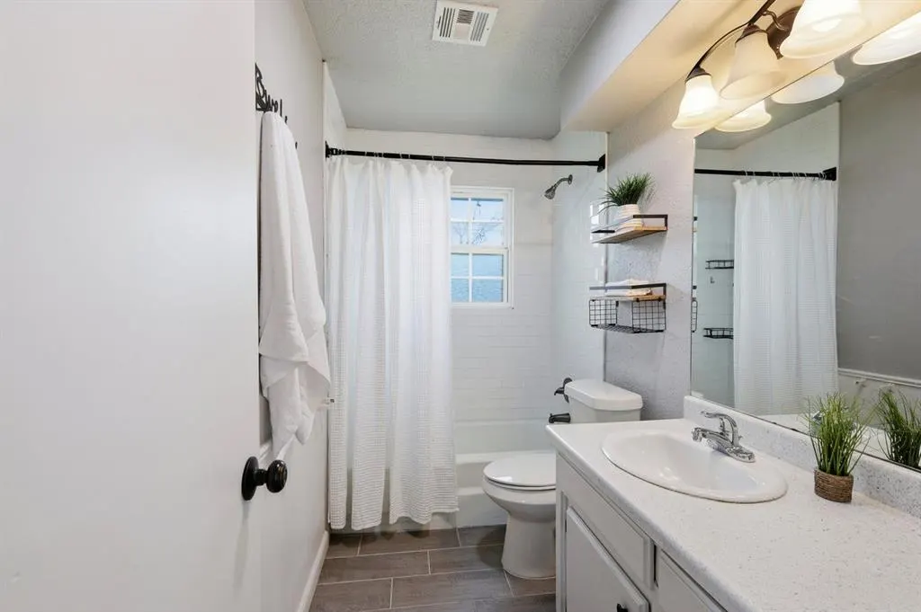 Photo 15 — 1718 NE Classen Boulevard, Norman, OK 73071