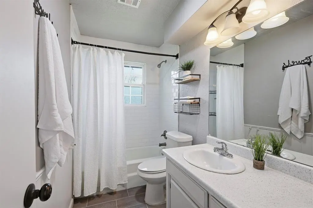 Photo 17 — 1718 NE Classen Boulevard, Norman, OK 73071