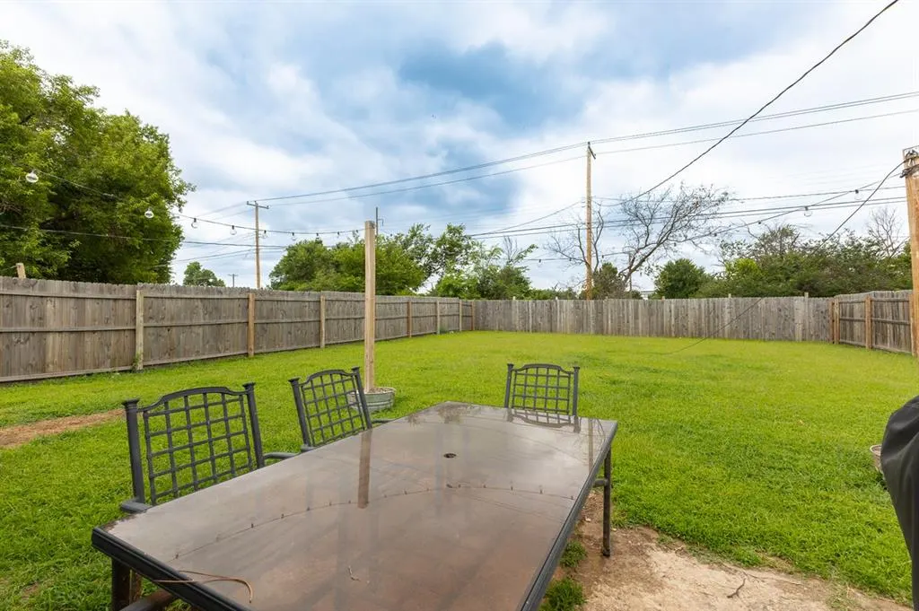 Photo 20 — 1718 NE Classen Boulevard, Norman, OK 73071