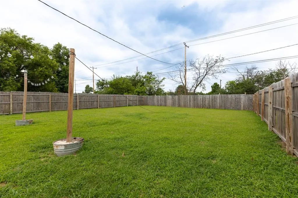 Photo 21 — 1718 NE Classen Boulevard, Norman, OK 73071