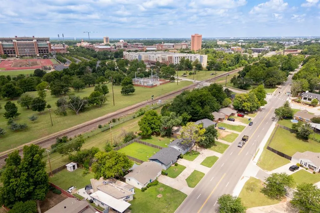 Photo 25 — 1718 NE Classen Boulevard, Norman, OK 73071
