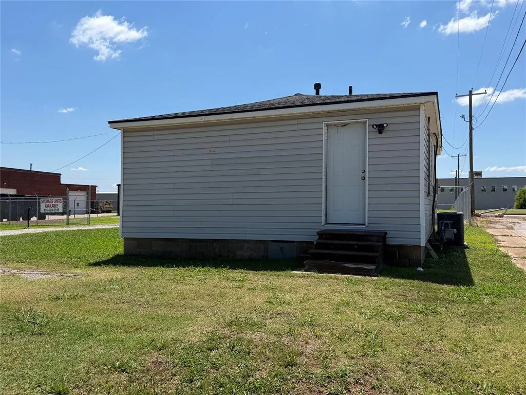 Photo 10 — 1900 N Kickapoo Avenue, Shawnee, OK 74804