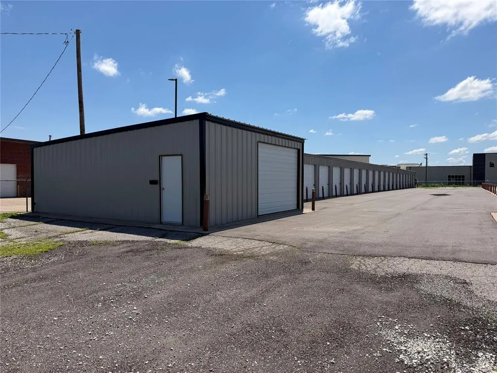 Photo 11 — 1900 N Kickapoo Avenue, Shawnee, OK 74804
