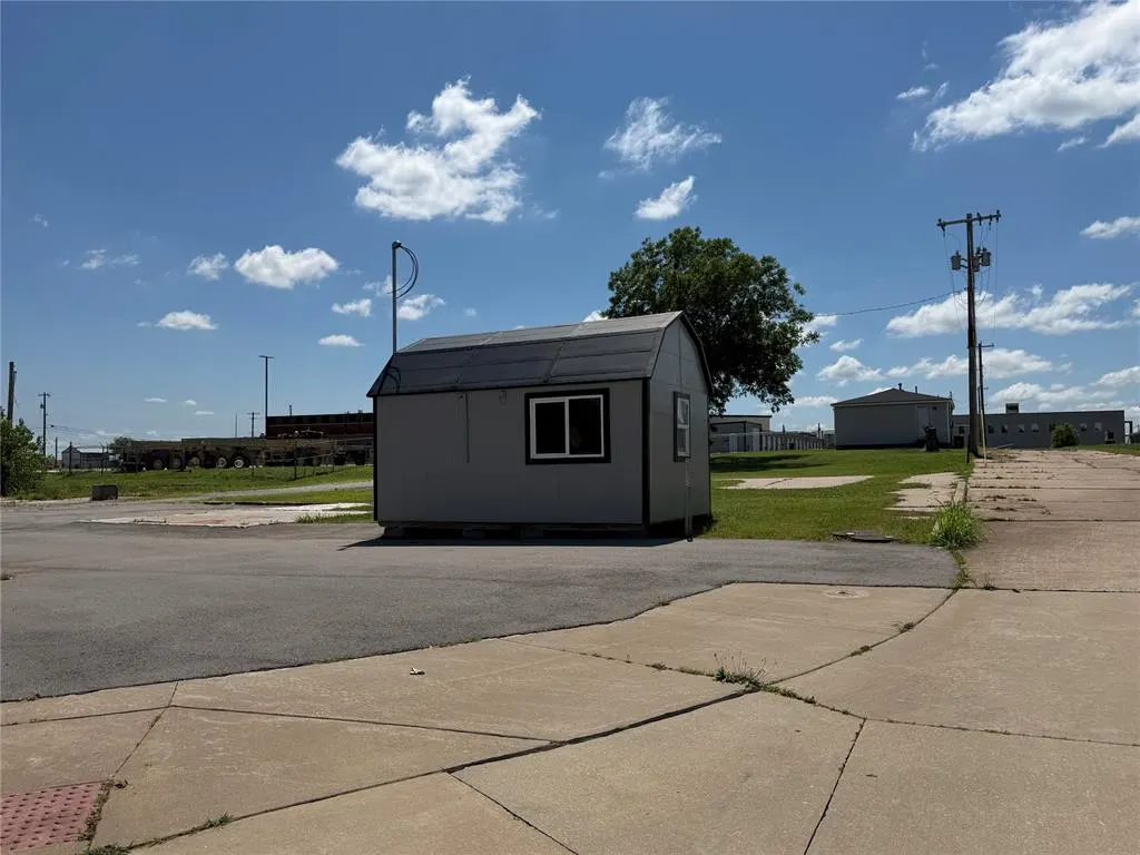 Photo 3 — 1900 N Kickapoo Avenue, Shawnee, OK 74804