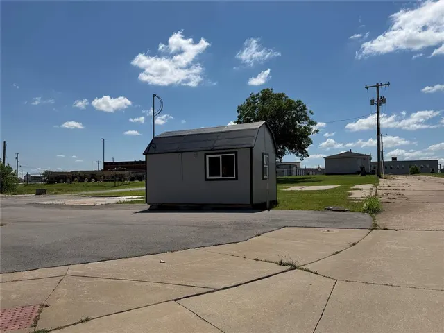 Photo 3 — 1900 N Kickapoo Avenue, Shawnee, OK 74804