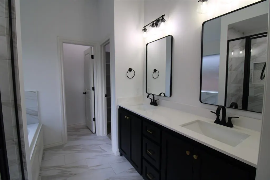Photo 17 — 8421 Stonewood Drive, Oklahoma City, OK 73135