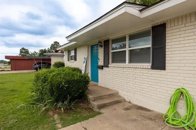 Photo 4 — 1720 NE Classen Boulevard, Norman, OK 73071