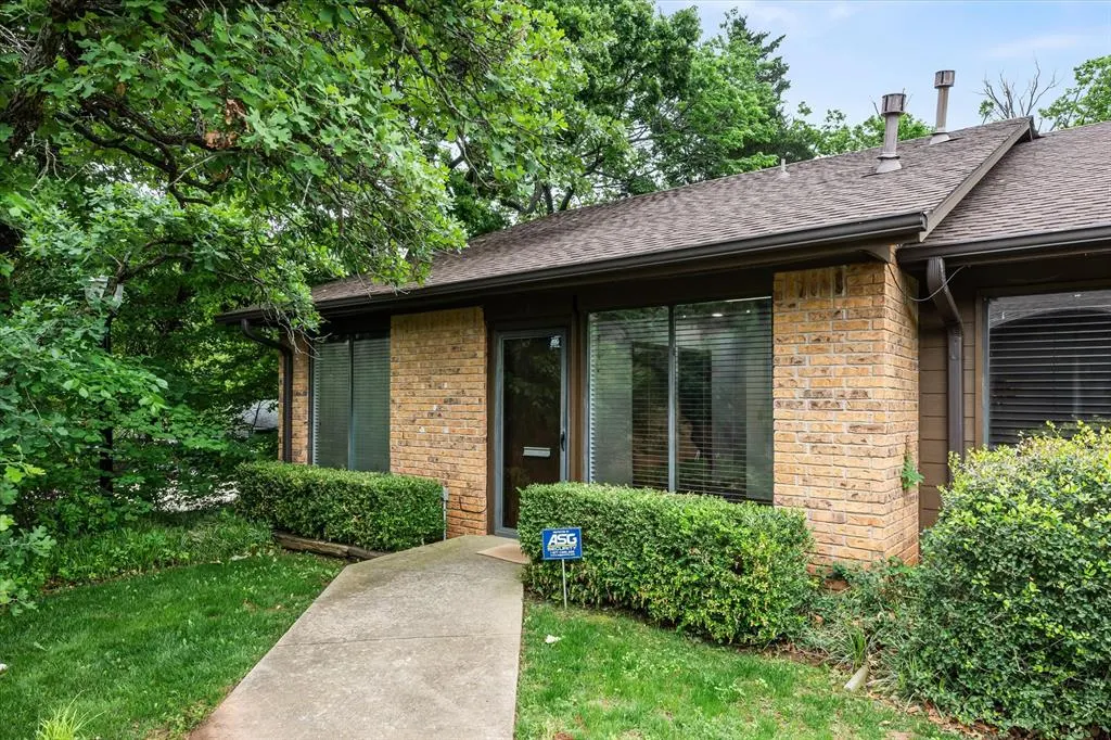 Front exterior — 1616 E 19th Street 301, Edmond, OK 73013