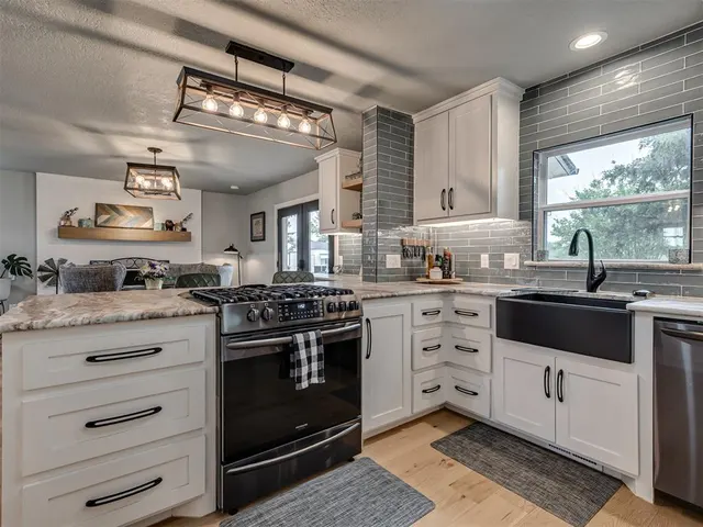 Photo 8 — 9813 SW 104th Street, Mustang, OK 73064