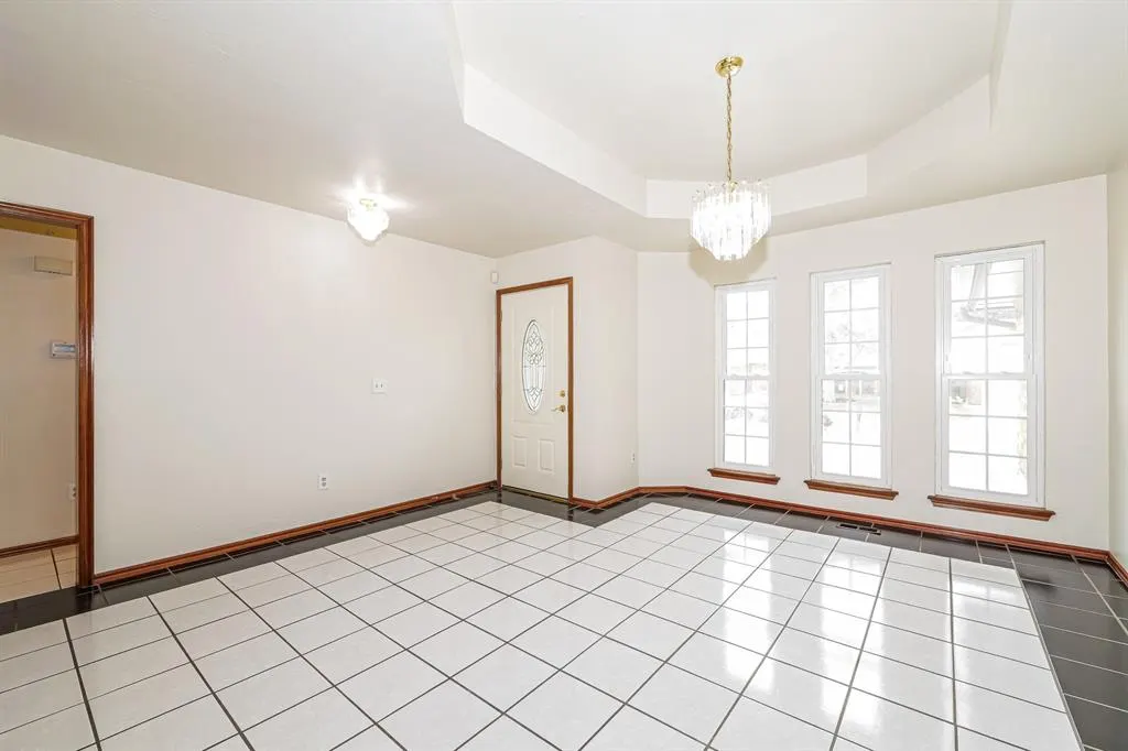 Photo 11 — 509 Greenfield Drive, Yukon, OK 73099