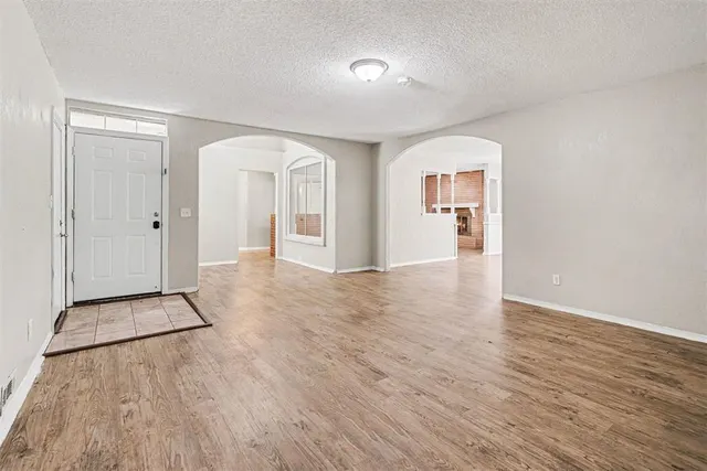 Photo 6 — 6728 N Tall Oaks Drive, Oklahoma City, OK 73127