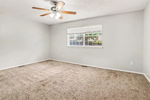 Photo 8 — 6728 N Tall Oaks Drive, Oklahoma City, OK 73127