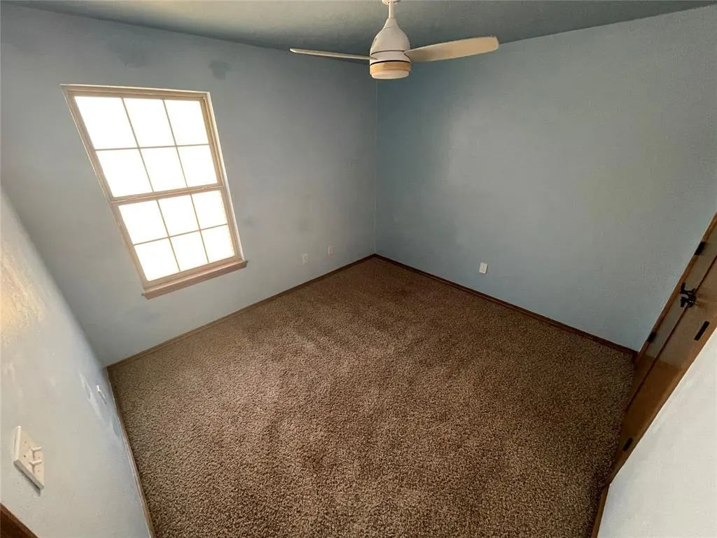 Photo 17 — 11913 SW 17th Street, Yukon, OK 73099