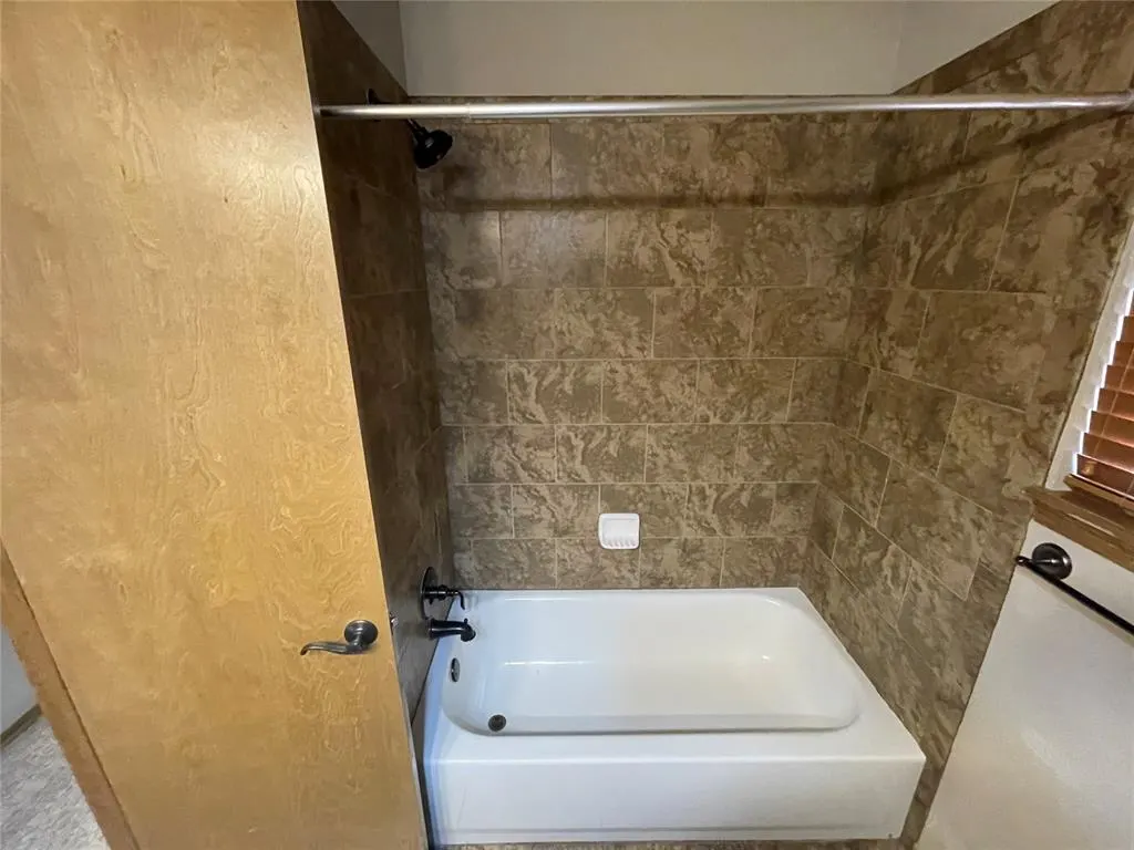Photo 18 — 11913 SW 17th Street, Yukon, OK 73099