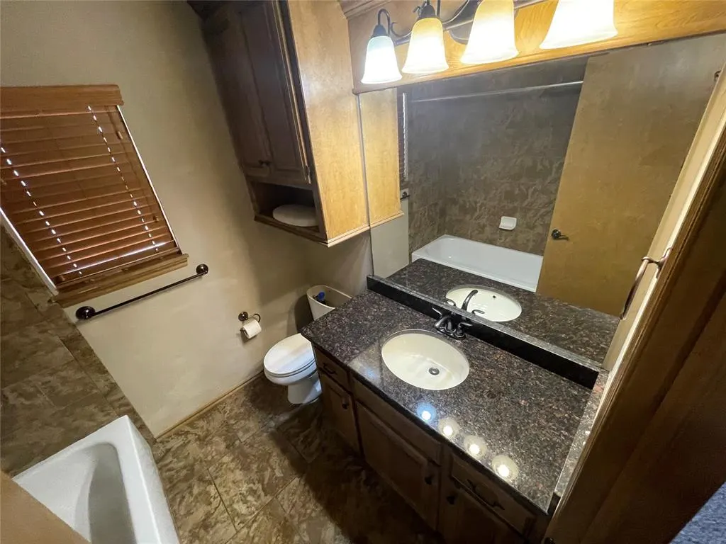 Photo 19 — 11913 SW 17th Street, Yukon, OK 73099