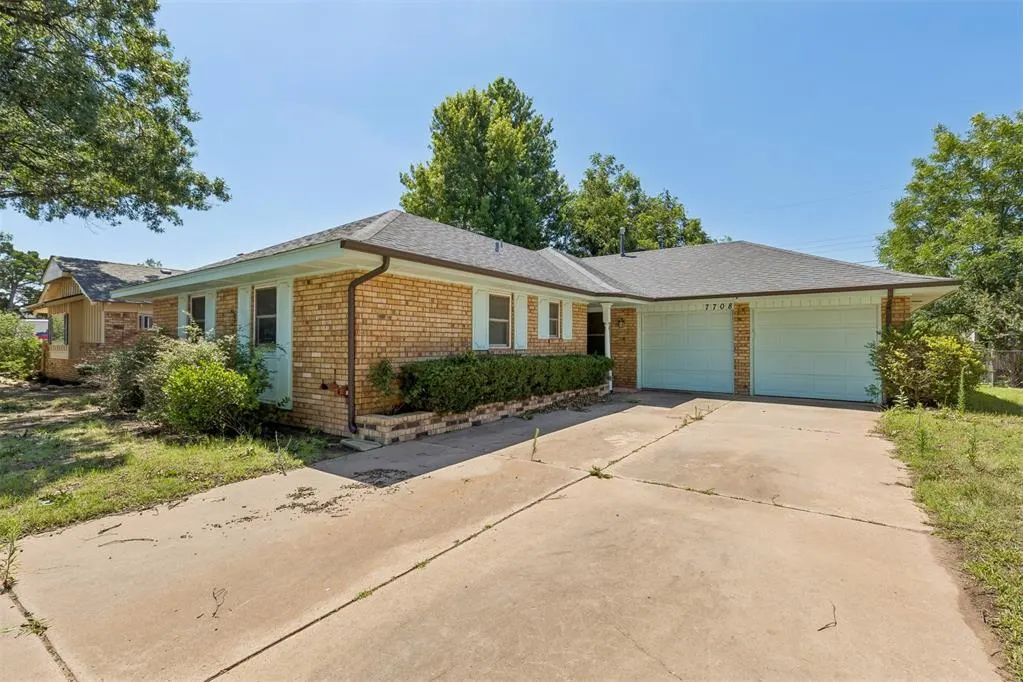 Photo 2 — 7708 NW 30th Street, Bethany, OK 73008