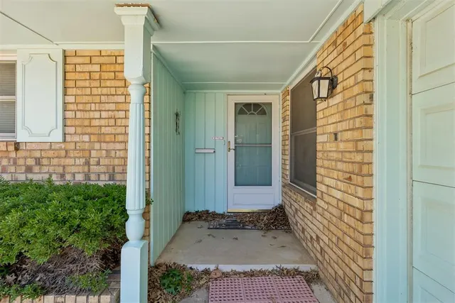 Photo 3 — 7708 NW 30th Street, Bethany, OK 73008