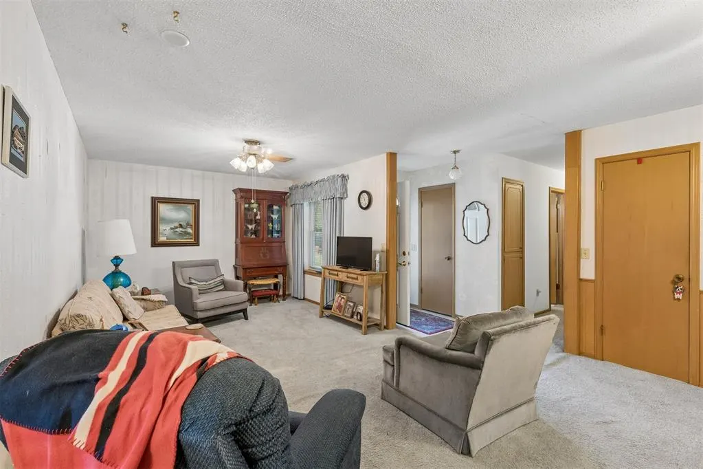 Photo 5 — 7708 NW 30th Street, Bethany, OK 73008