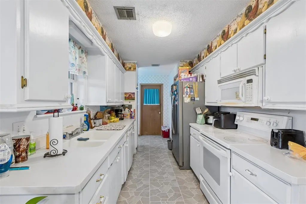 Photo 9 — 7708 NW 30th Street, Bethany, OK 73008
