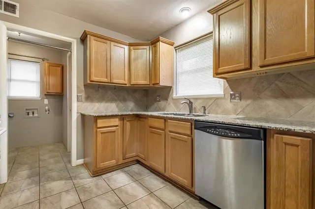 Photo 4 — 2108 Henderson Drive, Edmond, OK 73013
