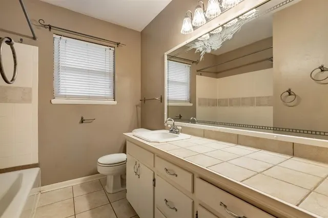 Photo 8 — 2108 Henderson Drive, Edmond, OK 73013