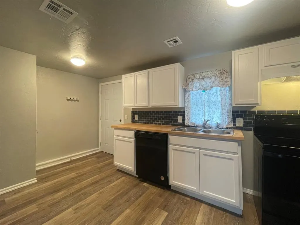Photo 4 — 824 NW 45th Street, Oklahoma City, OK 73118