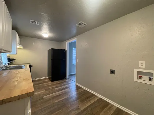 Photo 5 — 824 NW 45th Street, Oklahoma City, OK 73118