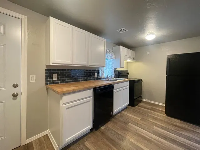 Photo 6 — 824 NW 45th Street, Oklahoma City, OK 73118