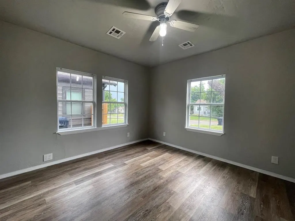 Photo 9 — 824 NW 45th Street, Oklahoma City, OK 73118