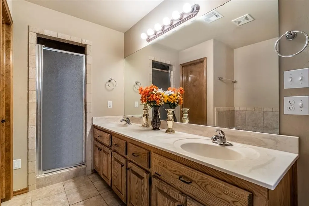 Photo 14 — 8205 Hillers Road, Oklahoma City, OK 73132