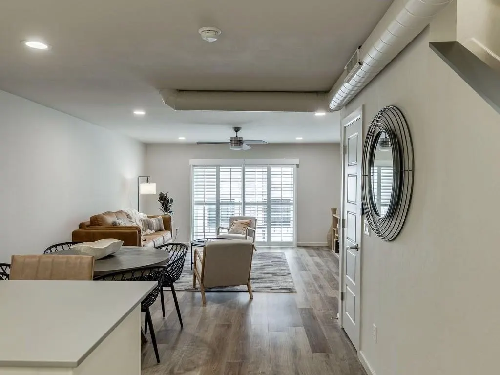 Photo 5 — 1110 Sherwood Lane 215, Nichols Hills, OK 73116