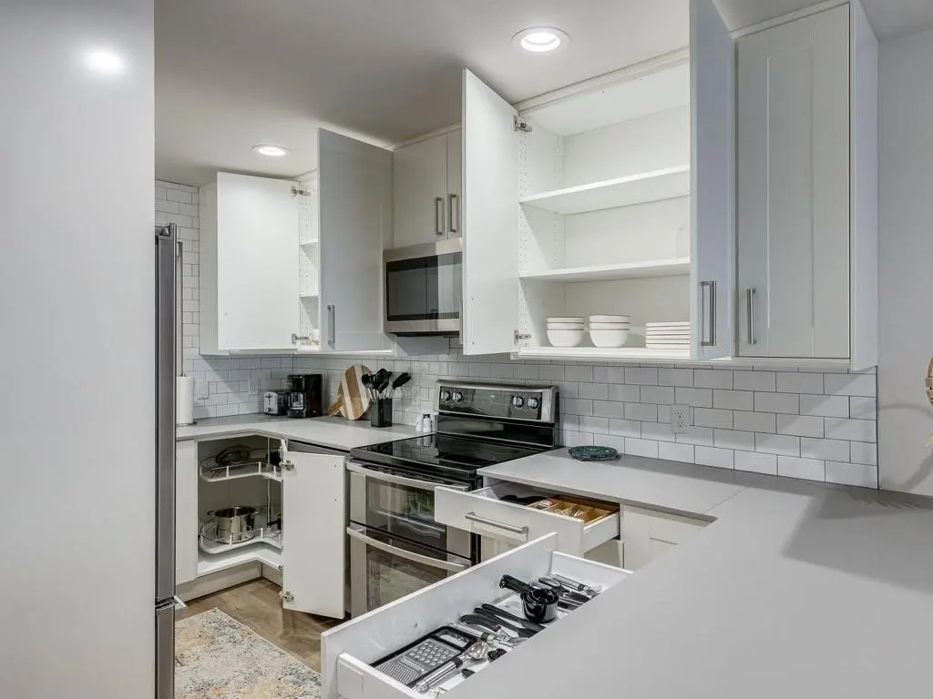 Photo 9 — 1110 Sherwood Lane 215, Nichols Hills, OK 73116