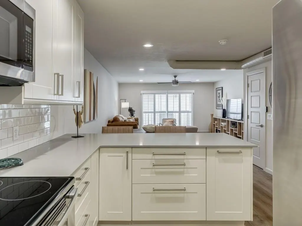 Photo 12 — 1110 Sherwood Lane 215, Nichols Hills, OK 73116