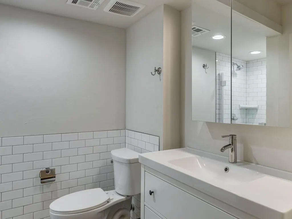 Photo 19 — 1110 Sherwood Lane 215, Nichols Hills, OK 73116