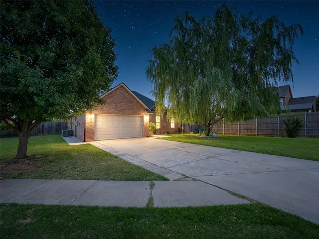 Front exterior — 4708 Elk Creek Drive, Yukon, OK 73099