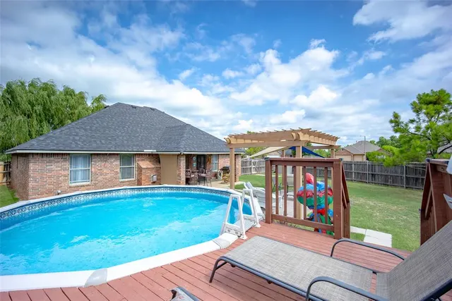 Photo 2 — 4708 Elk Creek Drive, Yukon, OK 73099