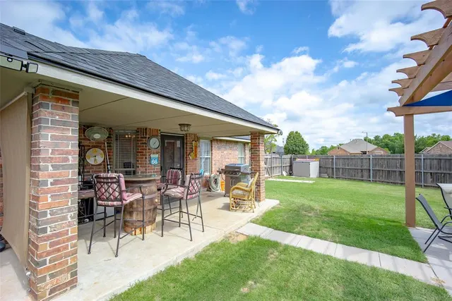 Photo 3 — 4708 Elk Creek Drive, Yukon, OK 73099