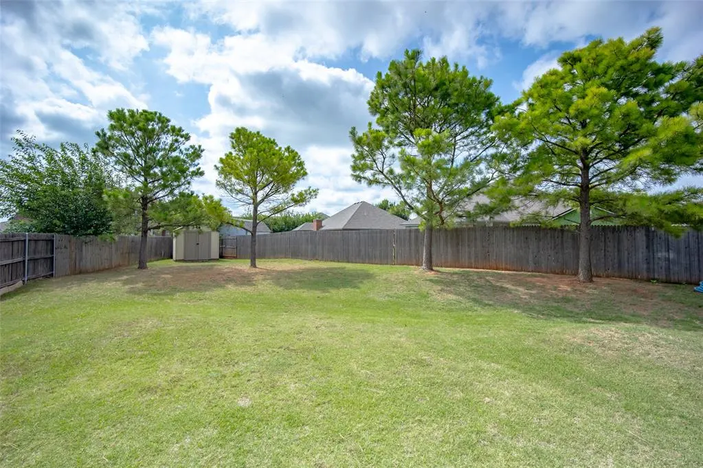 Photo 9 — 4708 Elk Creek Drive, Yukon, OK 73099