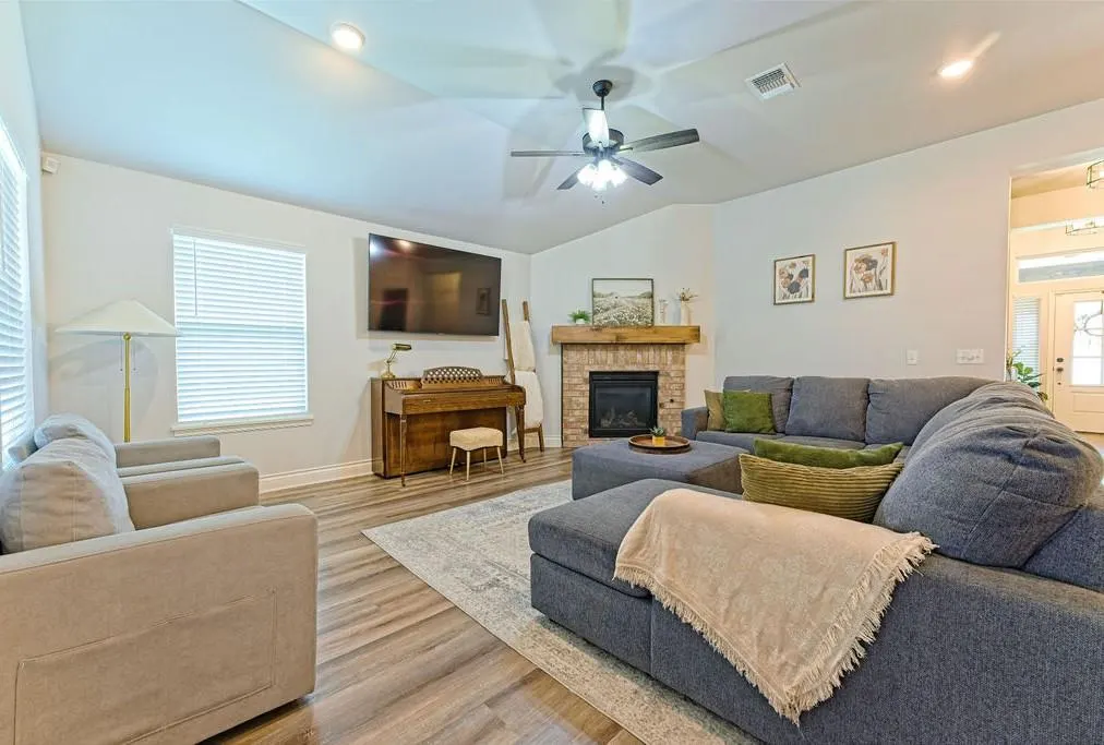 Photo 11 — 408 Irish Ln, Yukon, OK 73099