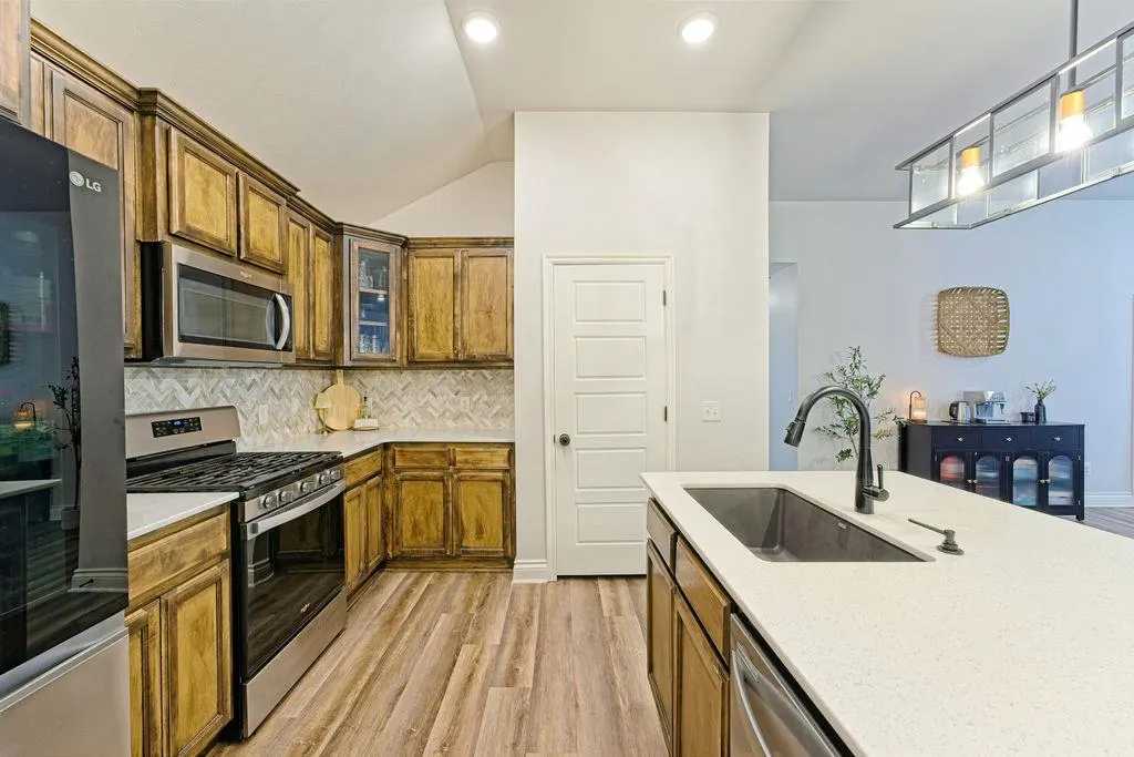 Photo 12 — 408 Irish Ln, Yukon, OK 73099