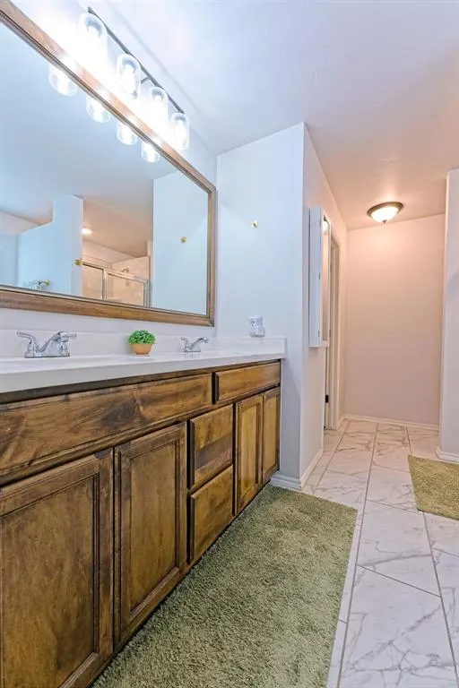 Photo 15 — 408 Irish Ln, Yukon, OK 73099