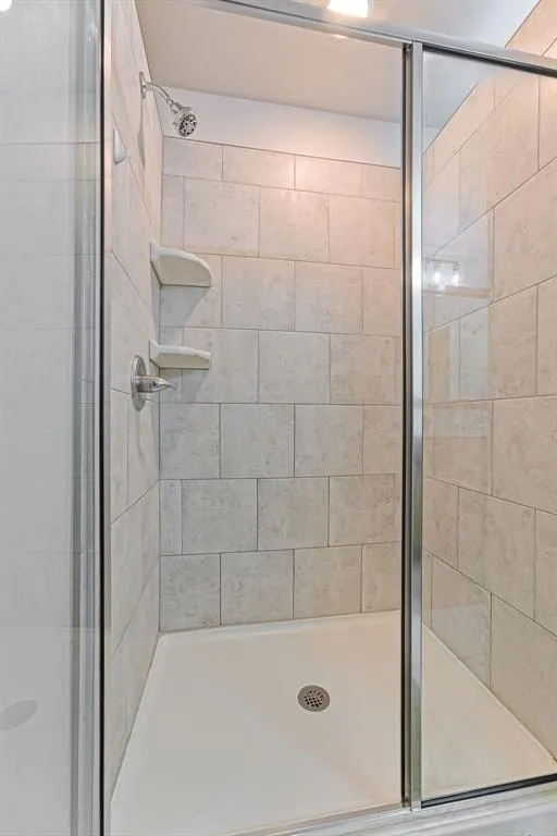 Photo 16 — 408 Irish Ln, Yukon, OK 73099
