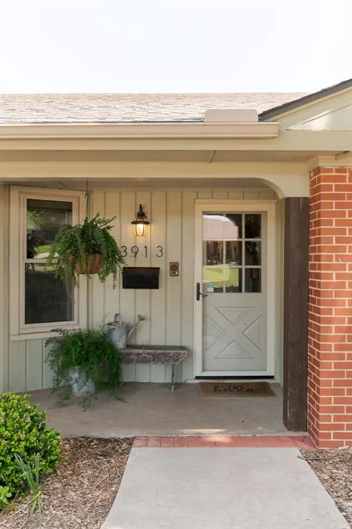 Photo 5 — 3913 NW 60 Street, Oklahoma City, OK 73112